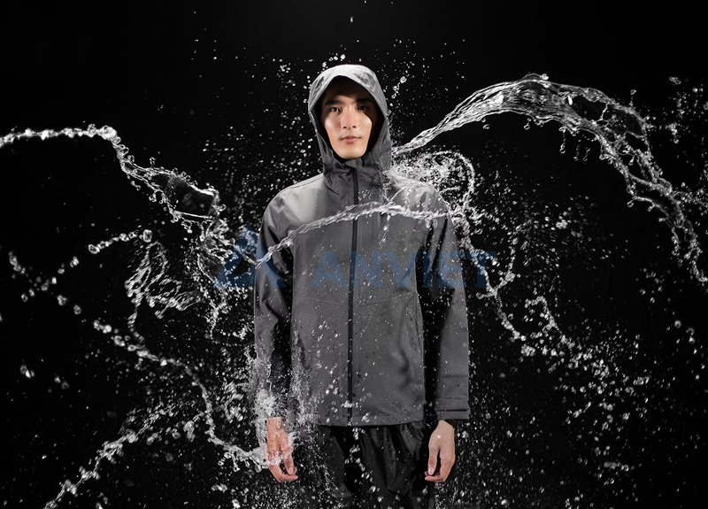 Áo gió chống mưa siêu nhẹ.