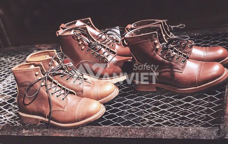 Giày bảo hộ Red Wing.