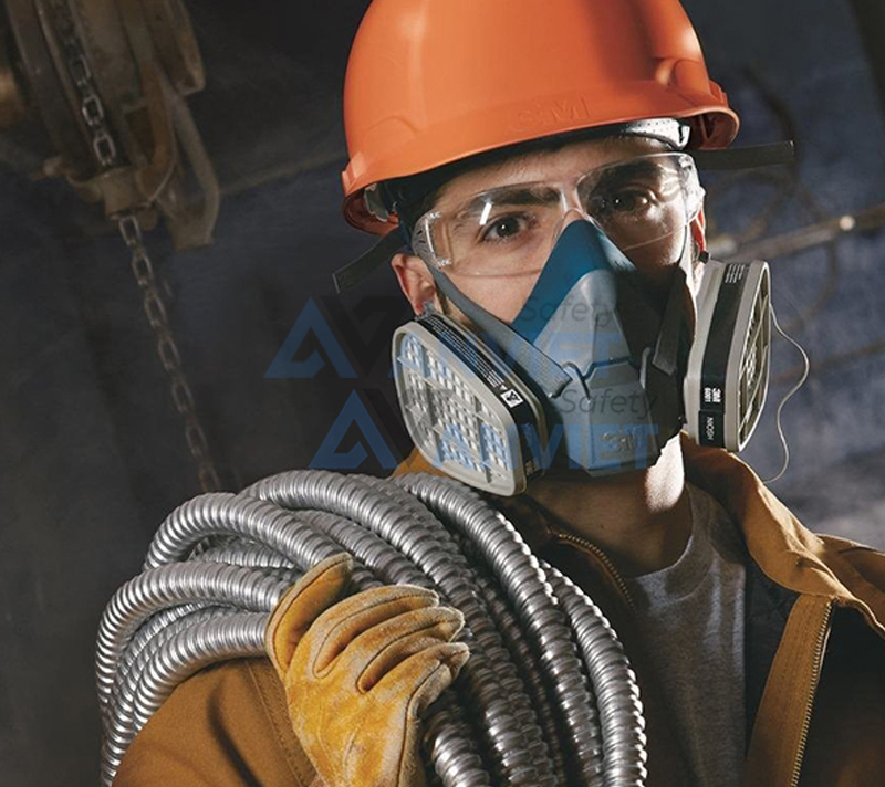 Mặt nạ bảo hộ lao động.