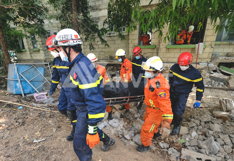 Lựa chọn và sử dụng đồ bảo hộ phản quang cứu hộ cứu nạn đúng cách.