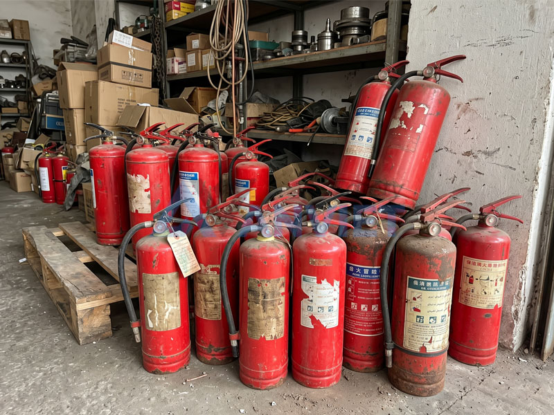 Bình chữa cháy Trung Quốc không rõ nguồn gốc.