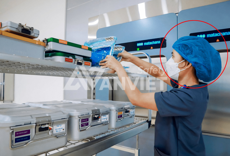 Mũ trùm đầu y tế kiểm soát ô nhiễm trong các môi trường nghiêm ngặt.