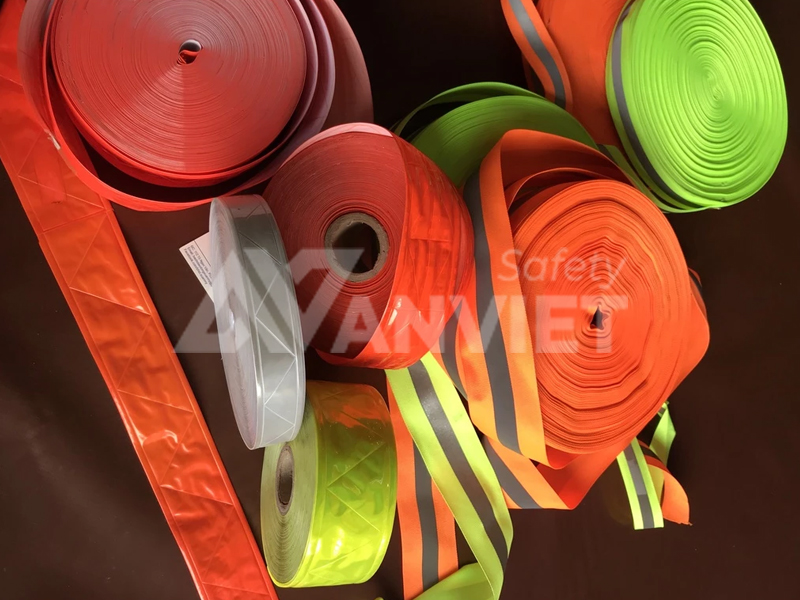 Các dòng dây phản quang cuộn 100m.
