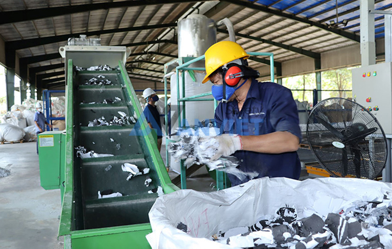 Tái chế và sử dụng chất thải rắn công nghiệp.