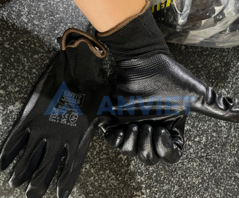 Găng tay chống dầu Safety Jogger Superpro.